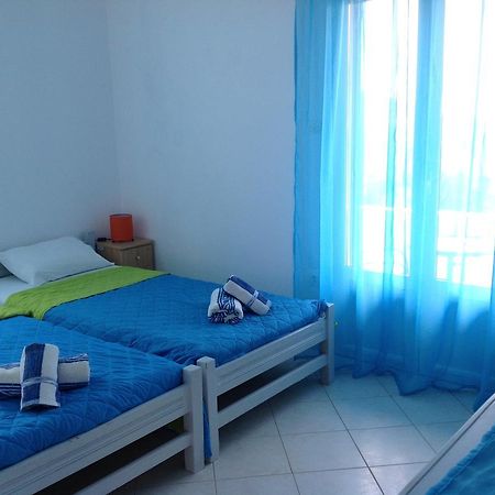 Eleftheria Rooms Livadi  Bagian luar foto