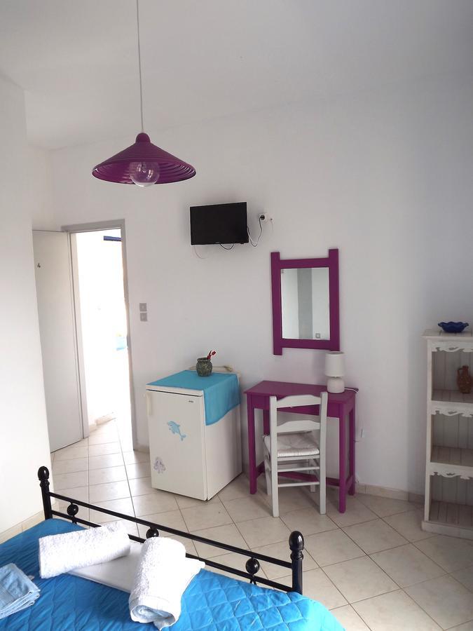 Eleftheria Rooms Livadi  Bagian luar foto