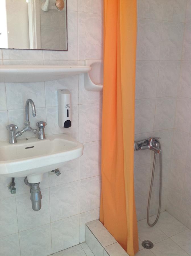 Eleftheria Rooms Livadi  Bagian luar foto
