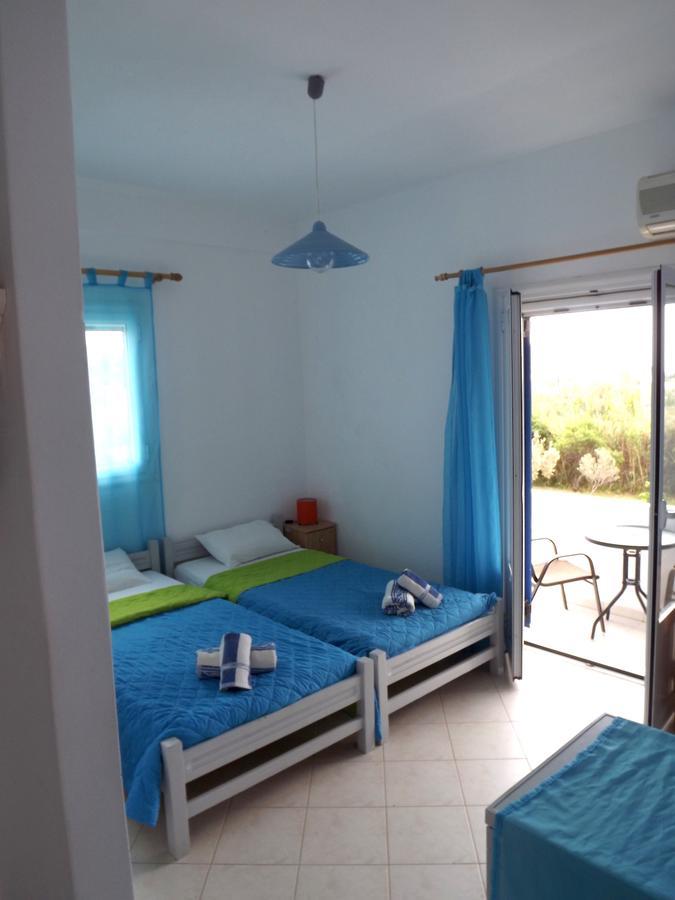 Eleftheria Rooms Livadi  Bagian luar foto