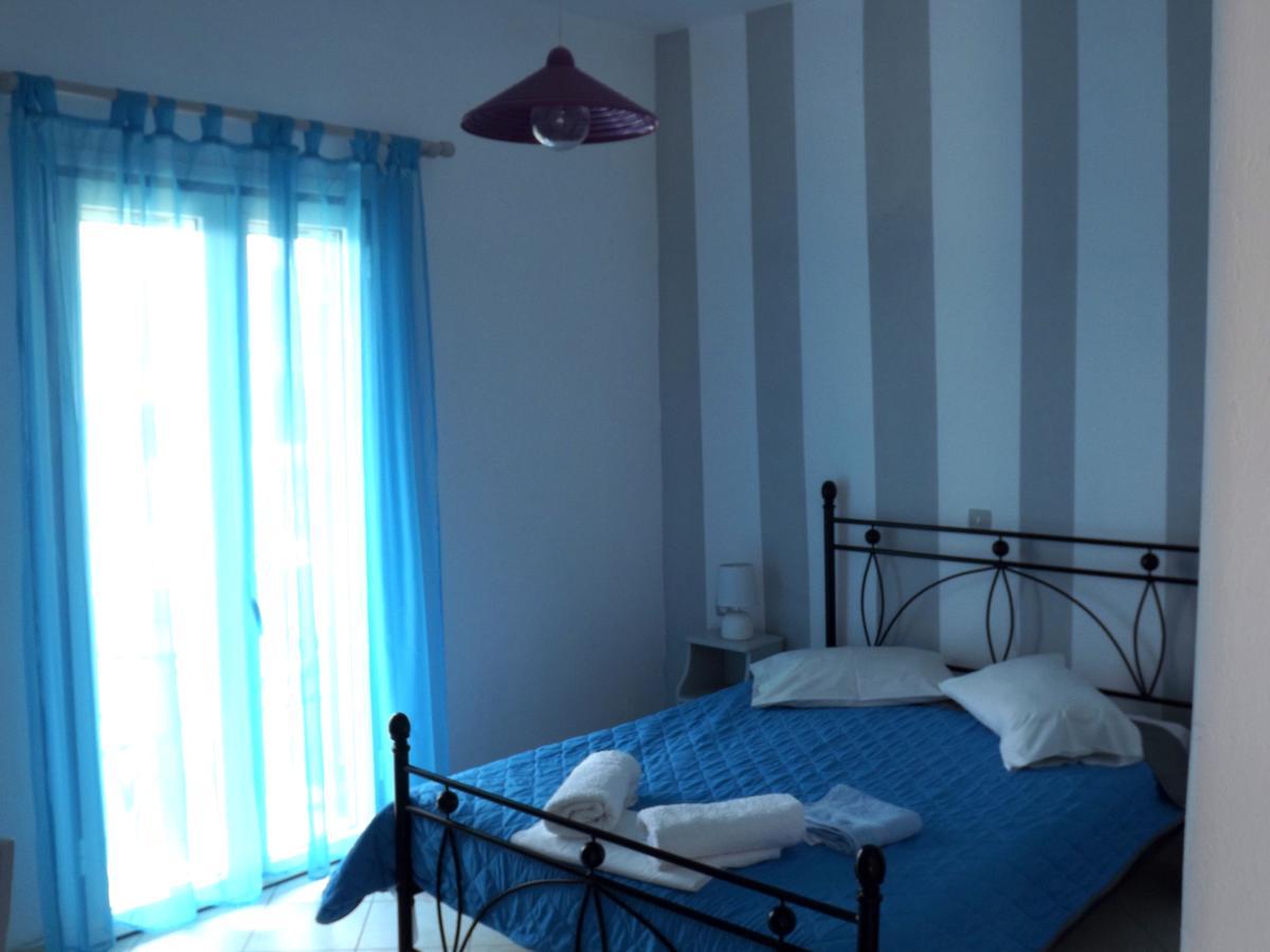 Eleftheria Rooms Livadi  Bagian luar foto
