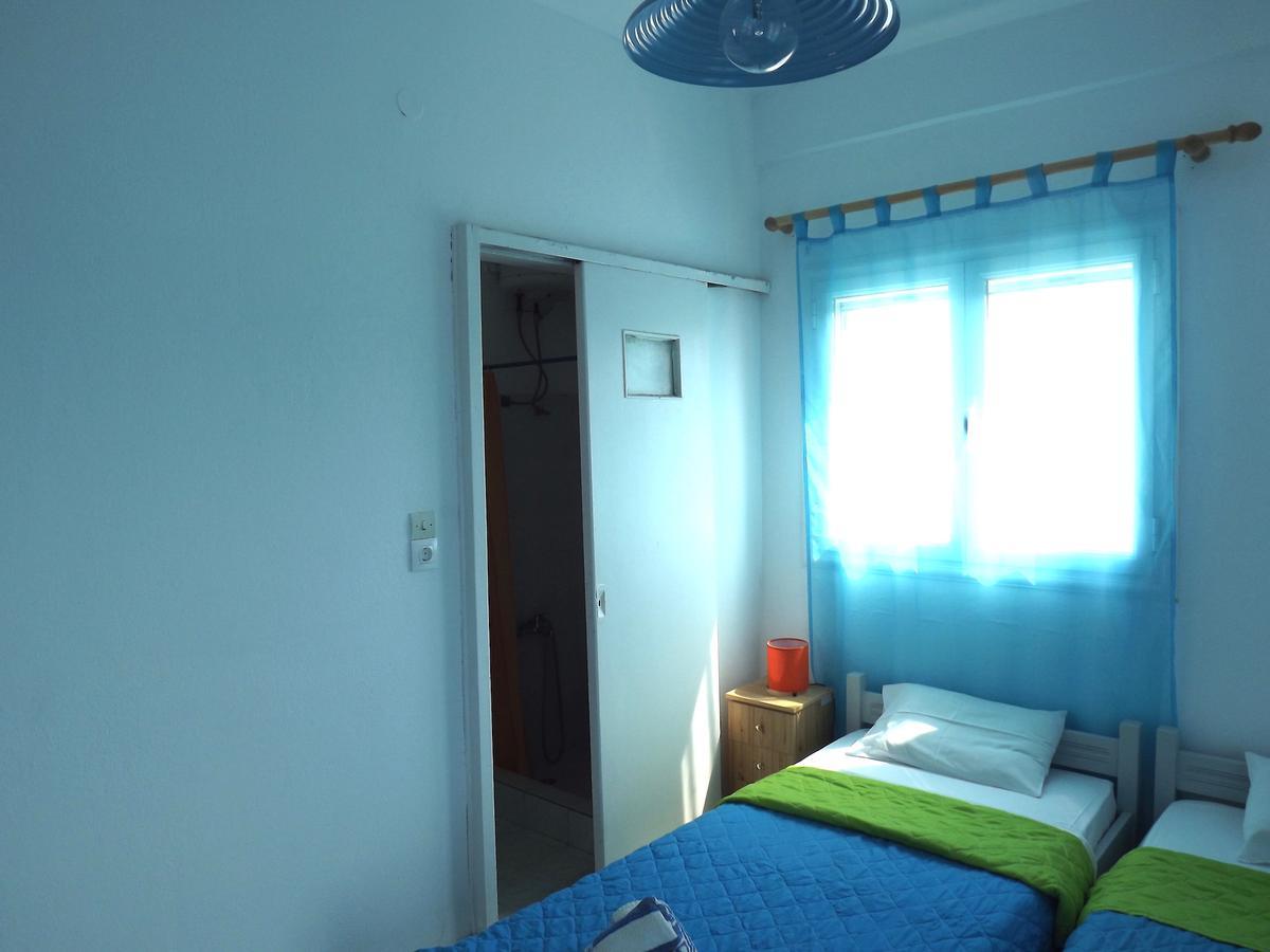 Eleftheria Rooms Livadi  Bagian luar foto