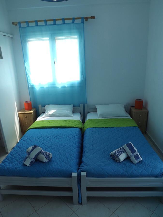Eleftheria Rooms Livadi  Bagian luar foto