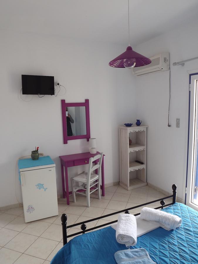 Eleftheria Rooms Livadi  Bagian luar foto